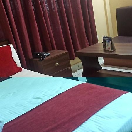 Hotel Royal Chautari, Butwāl Eksteriør bilde